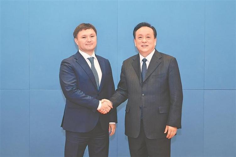 中石化迎来新领导，侯启军引领石油行业变革，油价有望稳定？